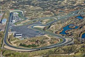 Hierbij wordt het circuit iets korter, van 4,307 naar 4,259 kilometer. Wat Staat F1 Race In Zandvoort Nog In De Weg Foto Ad Nl