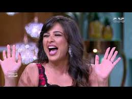 بعد انفصالها ياسمين عبد العزيز تفاجئ الجميع بالحقيقة مع منى الشاذلي youtube crown social media fashion