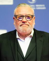 MAD TO THINK ONE OF THE WORLD GREATEST ACTORS WAS IN THE SERIES RAY  WINSTONE AKA COLIN LATHAM 😁👍🏻