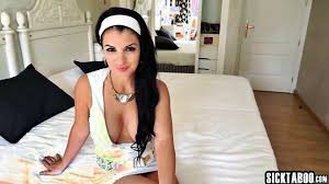 See How Amandas Big Boobs Bounce As She Performs A Deep Throat Job On Her  Big Dicked Friend - XXXBP