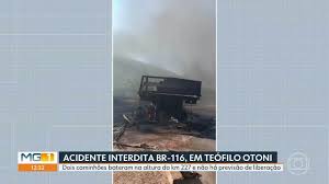 Acidente interdita BR-116, em Teófilo Otoni