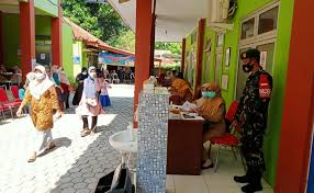 Berikut adalah lokasi beberapa rumah yang dijual di brebes: Babinsa Gerakkan Warga Losari Brebes Vaksinasi Covid 19 Dosis Kedua Indonesia Media Center