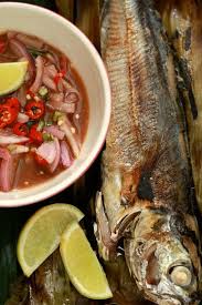 Ikan caru (siang bersihkan & belah belakang badan) daun pisang / daun kunyit (untuk balut ikan). Kita Mulakan Menu Hari Ini Dengan Ikan Caru Bakar Yang Di Cicah Bersama Air Asam Yang Power Ikan Bakar Ni Sesekali Makan Denga Resep Ikan Makanan Ikan Bakar