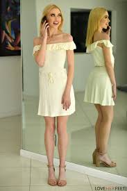 Sexy Chloe Cherry delivers intense footjob