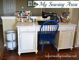 Not working, missing parts and well used. Sewing Machine Table Infarrantly Creative