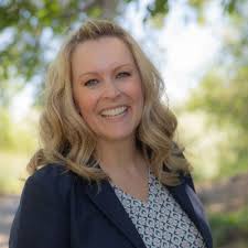 I am super excited to announce that I accepted a position with Edward Jones  as a Financial Advisor! This is my first week & I could not be happier with  my choice!