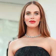 Downton Abbey' Actor Jessica Brown Findlay On Struggling To Find Work After  Becoming Pregnant