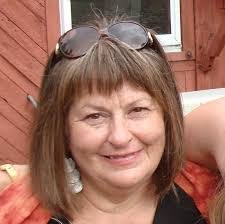 Carol Pott's Instagram, Twitter & Facebook