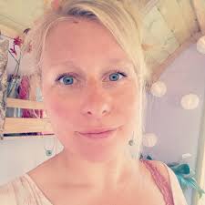 Hi there, this is a long shot. I'm looking for any old photos of the area  around Walter street anywhere between 1924 to 1970 (ish). I care for a 100  year old