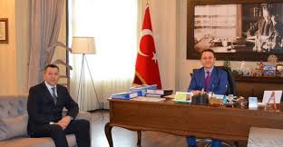 Edinilen bilgiye göre, sabah saatlerinde çalışkan'ın makamına giren görevli bir polis, çalışkan'ı yerde hareketsiz yatarken buldu ve 112 sağlık ekiplerine haber verdi. Emniyet Muduru Hakan Er Goreve Basladi