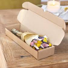These images of flowers include roses, sunflowers, daisies, carnations, daffodils, tulips, gardens, and wedding flowers. Looking For Letterbox Gifts Our Boxed Dried Flower Bouquet Is Sent Straight Through Their Door Free Worldw Flower Box Gift Flower Gift Ideas Flower Packaging