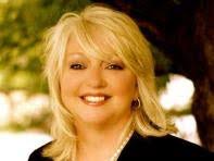 The Echo of Old Books by Barbara Davis