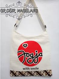 Kamu juga harus menentukan seberapa besar ukuran dari topik yang akan kamu buat. Jual Tas Cangklong Selempang Khas Unik Yogya Jogja Kain Yogyakarta Kota Magelang Grosir Magelang Tokopedia