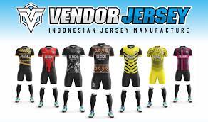Selain tampilannya lebih simpel, pemain yang menggunakannya juga terlihat gagah. Tips Membuat Desain Baju Sepakbola Terbaik Vendor Jersey Printing