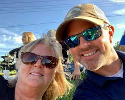 Merry Christmas Eve from all of us at A Community Christmas! ❤️🤍💚 PLEASE  JOIN US TONIGHT, WEDNESDAY, DECEMBER 24! ☃️ 🎄LIGHT DISPLAY 6-9 🎄LASER  LIGHT SHOW 89.7 FM 6-9 PLEASE SHARE TO