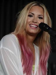 Demi Lovato Blonde With Pink Ombre Ends Absolutely Beautiful Demi Lovato Hair Hair Styles Blonde With Pink