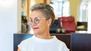 Das läuft bei Daniela Diehl: "Kleider von Samantha Sung"