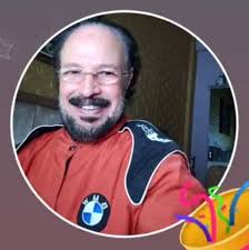 و إن تك قد ساءتك مني خليقة فسـلي ثيابي من ثيابك تنسل أغـرك مـني أن حـبـك  قـاتلـي و أنك مهما تأمري القلب يفعل #لمــن ! ;) ______ #SBM