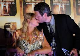 Gwen stefani and blake shelton are officially engaged after five years of dating. Blake And Miranda S Wedding Video