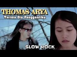 Thomas Arya Terima Dia Penggantiku Lirik Youtube Di 2020 Lagu Hiburan