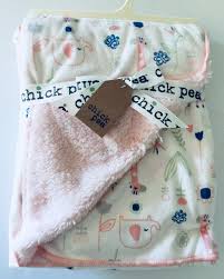 These adorbs @chickpeaandme baby blankets are for sale at green dazzle baby and they're currently offering free monogramming! Pin On Baby Blankets