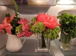 How to store fresh herbs, but i won't want to use a fridge neither i have any garden. How To Arrange Flowers And Make Them Last Longer