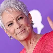 Kelly Dines's Instagram, Twitter & Facebook