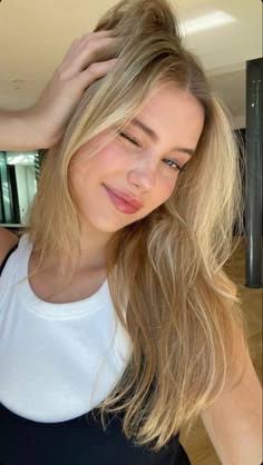 Mariana R