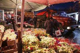 Iar piața asta de flori nu are până la urmă altceva decât florile. Bucuresti Piata De Flori 8 Martie Ziua Femeii Inquam Photos