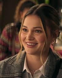 Danielle Kershaw's Instagram, Twitter & Facebook