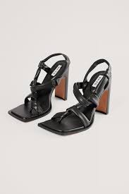 Maybe you would like to learn more about one of these? Absatzschuhe Mit Knoten Schwarz Na Kd Com