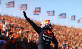 A hazai közönség előtt szereplő max verstappen, a red bull versenyzője nyerte a . Numnu7grle8 Rm