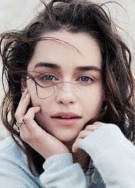 Elsa Thorne's Instagram, Twitter & Facebook