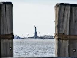 There are so many spots to photograph in central park all year round, but manhattan's main green space is particularly picturesque in the wintertime. Statue Of Liberty View From Battery Park Best Statue Of Liberty Viewpoint