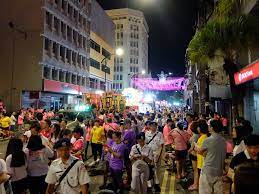 Just like chinese new year, chap goh mei is celebrated with lots of fireworks and firecrackers. Hari Chap Goh Mei Wikipedia Bahasa Melayu Ensiklopedia Bebas