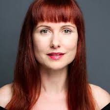 Ellen Hobson's Instagram, Twitter & Facebook