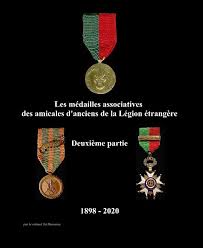 Remise du diplôme d'honneur de la fsale. Les Medailles Associatives Des Amicales D Anciens De La Legion Etrangere By Par Le Colonel H Duronsoy Blurb Books