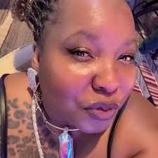 Stop saying women don't cook like Grandma cause some of ya'll men don't pay  bills like Granddad either😁