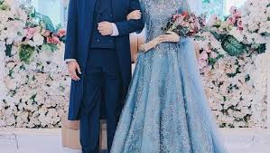Kebaya batak kuning keemasan full payet. Foto Pengantin Wanita Cantik