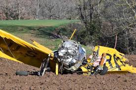 Huit hommes placés en garde à vue après un coup de filet antiterroriste. Crash Mortel D Un Avion A Beaulieu Puy De Dome