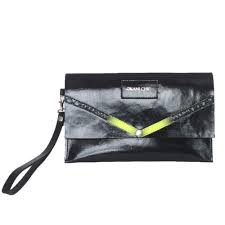 Maybe you would like to learn more about one of these? Pochette Chic En Cuir Verni Noir Et Python Jaune Fluo Belle Maroquinerie