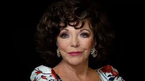 Dame Joan Collins with a sweet little kitten, 1957 🥰🖤