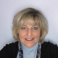 Lisa Raff's Instagram, Twitter & Facebook