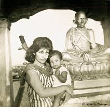 At Juhu Beach, Bombay, India - 1963, with statue of Mahatm… | Flickr