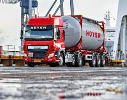 Empresas Taylor S.A.Ian Taylor afianza su expansión en Colombia junto a  HOYER