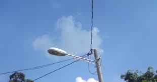 Struktur lampu limpah 3.1 ketinggian struktur mestilah tidak melebihi 24 meter 3.2 ukuran jarak minimum struktur lampu limpah adalah 5 meter dari sisi bangunan terdekat.(radius) Blog Jalan Raya Malaysia Malaysian Highway Blog Perihal Lampu Jalan All About Street Lights
