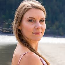 Stream Holly Hyatt music