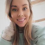 Melissa Shutter's Instagram, Twitter & Facebook