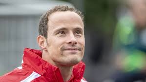 Sport handicap: Marcel Hug bat le record du monde de marathon!