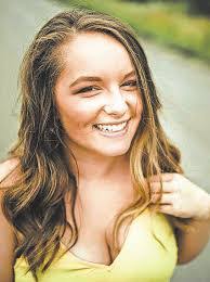 Ashley Rettig's Instagram, Twitter & Facebook